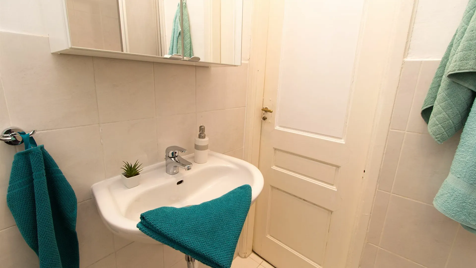 Checkvienna - Liechtensteinstrasse Apartment